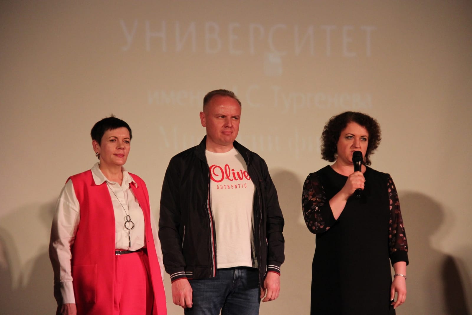 выпускники