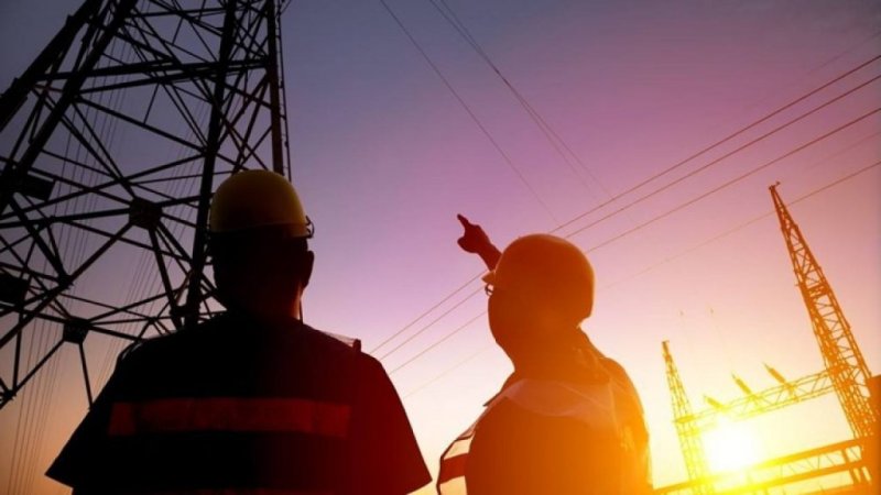 С днем энергетика