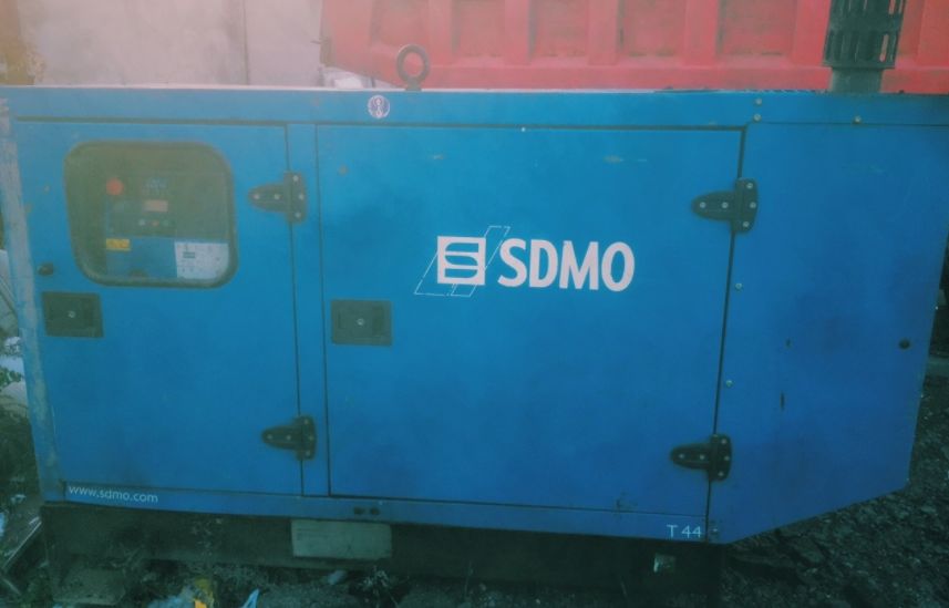 Генератор sdmo t44
